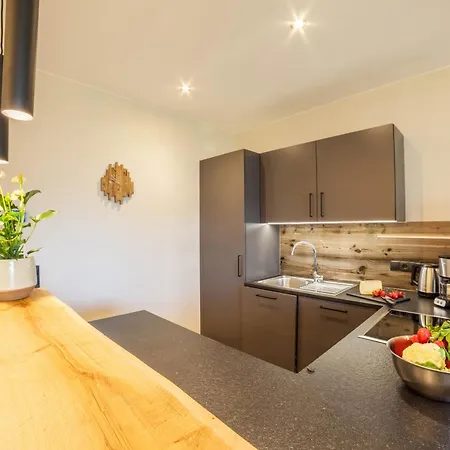Pinot Apartment *